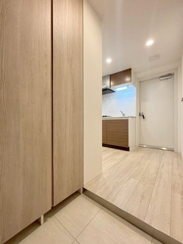 「防音マンション」クリオラモード新江古田サウンドテラスの玄関|明るい玄関です