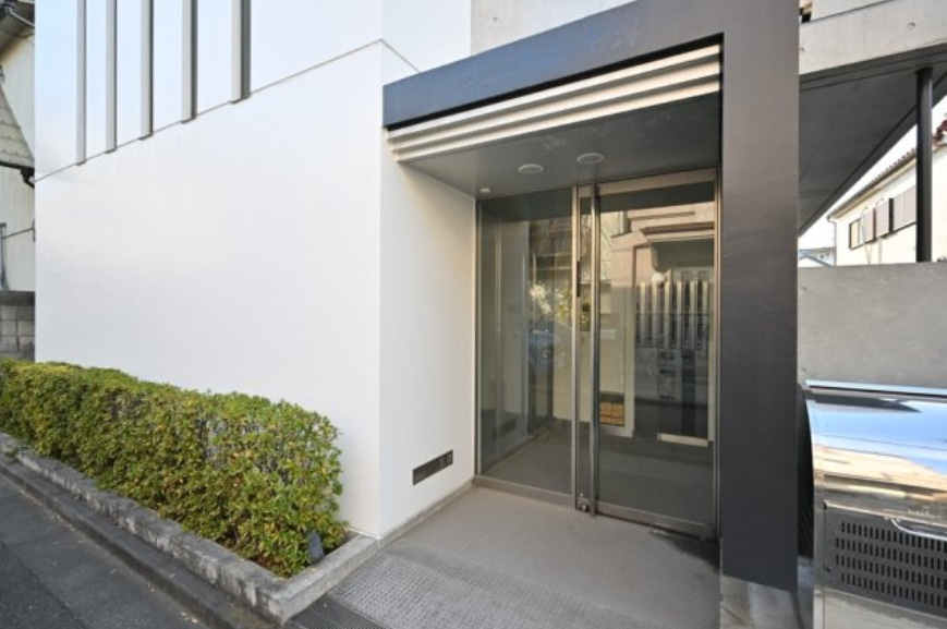 杉並区阿佐谷北３丁目の賃貸マンションのエントランス