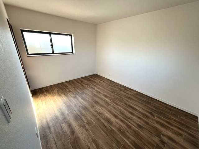 【洋室】 | 仲介手数料無料！須恵小学校に通えるリフォーム済み中古住宅　山陽小野田市大字小野田 | 個人の部屋や寝室として使える洋室です