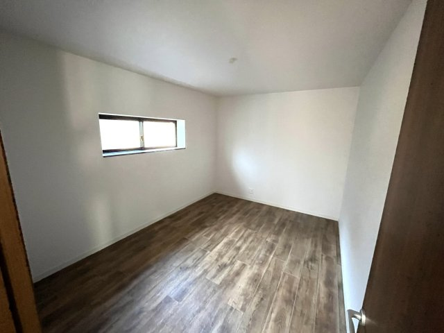 【洋室】 | 仲介手数料無料！須恵小学校に通えるリフォーム済み中古住宅　山陽小野田市大字小野田 | 広々とした洋室です