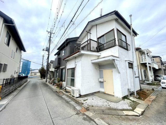 リノベ、残地撤去済×角地♪川越のコンパクト住宅の外観