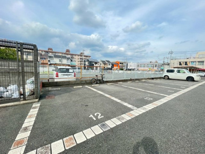 【駐車場】 | ホワイティハイツ