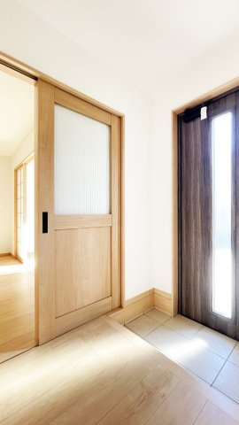 八万町川南149-5　一戸建の玄関