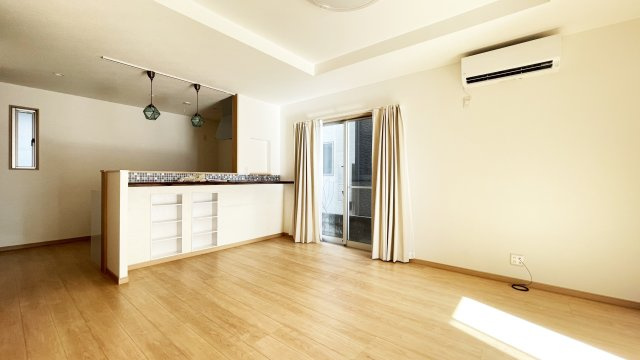 八万町川南149-5　一戸建の居間・リビング