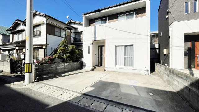 八万町川南149-5　一戸建の駐車場