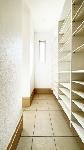 八万町川南149-5　一戸建の玄関