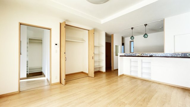 八万町川南149-5　一戸建の居間・リビング