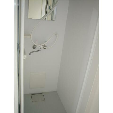 【シャワールーム】