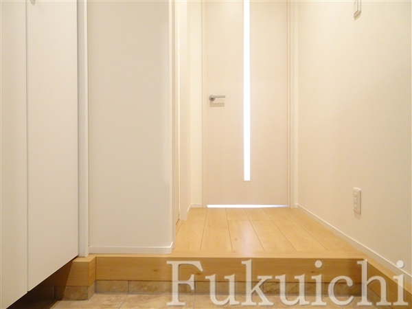 エクセルカーナ祐天寺の玄関