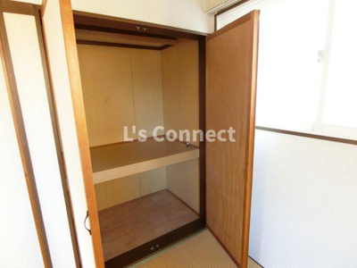 【収納】 | シャトゥＫ・Ｔ | 奥行きのある収納でお荷物もすっきりしまえます。