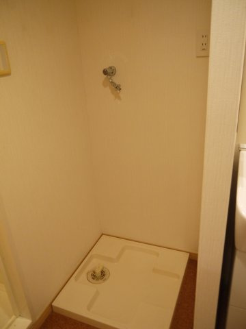 【ランドリースペース】 | Verona小竹向原 | 室内にランドリースペースがありますので、ドラム式・縦型式とお好みの洗濯機を配置できます。