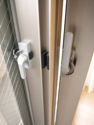 【その他】 | Verona小竹向原 | 前面道路は、幹線道路になっていますが、二重サッシにて防音対策されています！