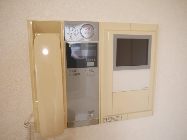 【セキュリティ】 | Verona小竹向原 | 「見える安心」をカタチにしました。誰が来てもわかる様にモニター付きインターホンを設置。