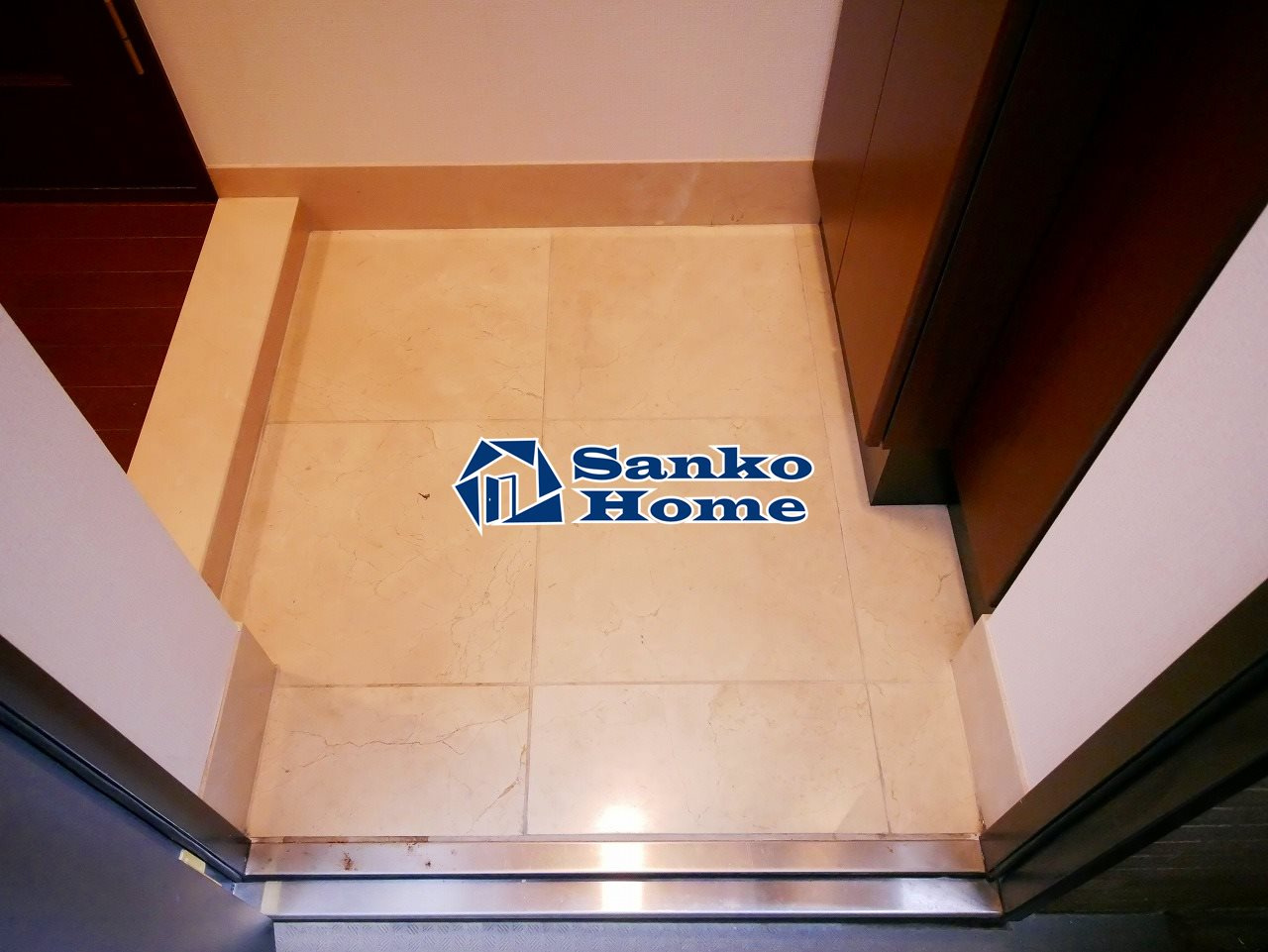 レジディア銀座東の玄関