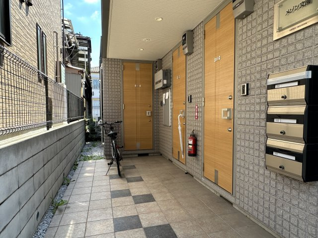 メゾン文園のエントランス