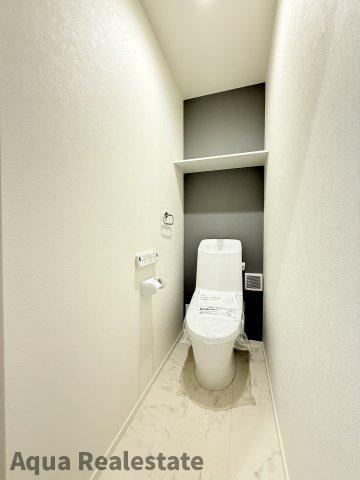 オール電化デザイナーズハウス高松市六条町④のトイレ|落ち着いた色調のトイレです　※同仕様モデルハウス画像