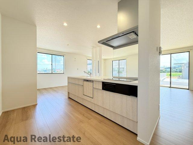 オール電化デザイナーズハウス高松市六条町④の居間・リビング|使いやすい居間です　※同仕様モデルハウス画像