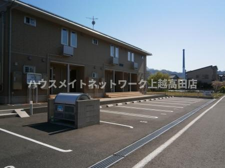 ガルリ・ポーズの駐車場|駐車場