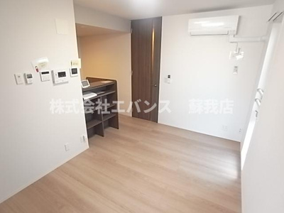 【居間・リビング】 | アヴァンスコート壱番館 | ゆったり過ごせるリビングです