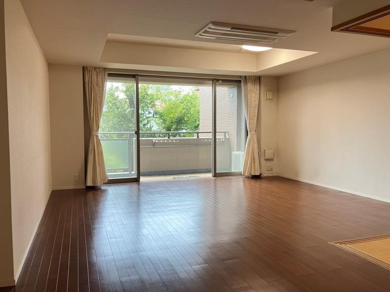 グローリオ駒沢大学の居間・リビング