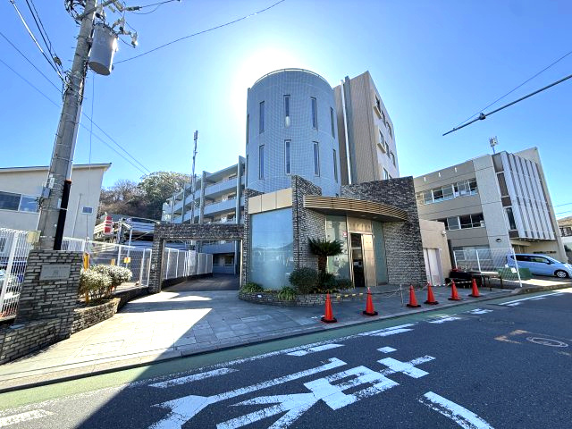 海まで5分！ビッグヴァン逗子桜山　1階の外観|外観