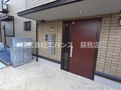 【エントランス】 | ラテル | 落ち着いたエントランスです