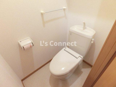 【トイレ】 | プロムナードＡ | 暖房便座付きのトイレ。