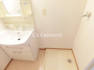 【設備】 | プロムナードＡ | 室内洗濯機置き場には排水パン付き。