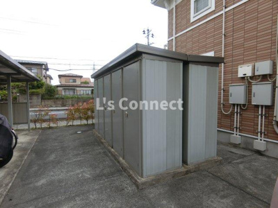 【その他共用部分】 | プロムナードＡ | 外物置にはタイヤを収納できます。