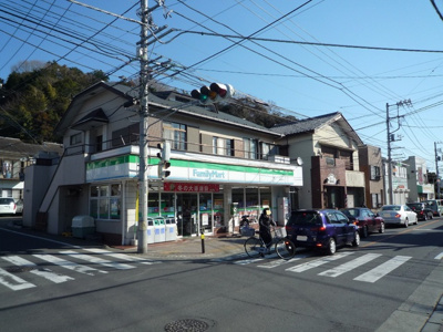 ファミリーマート鎌倉植木店まで500ｍ