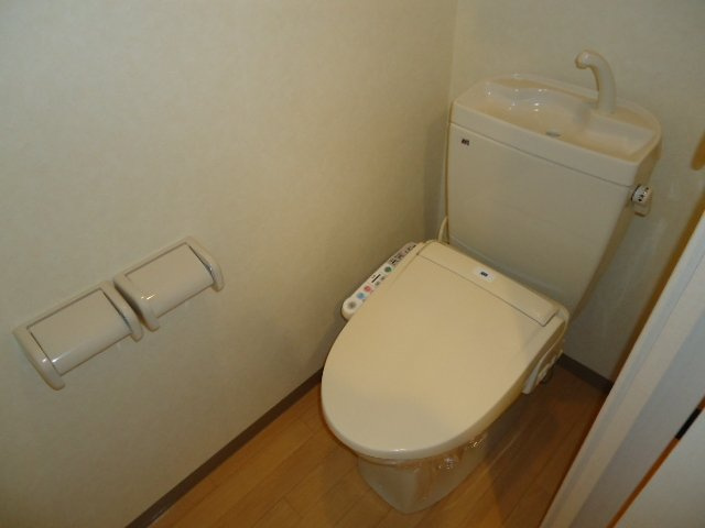 アールヴェイラDのトイレ|シャワー付トイレ