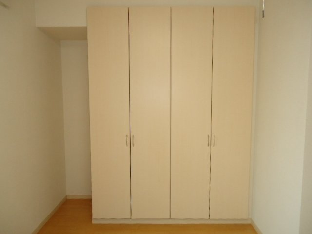 アールヴェイラDの収納|リビングクローゼット