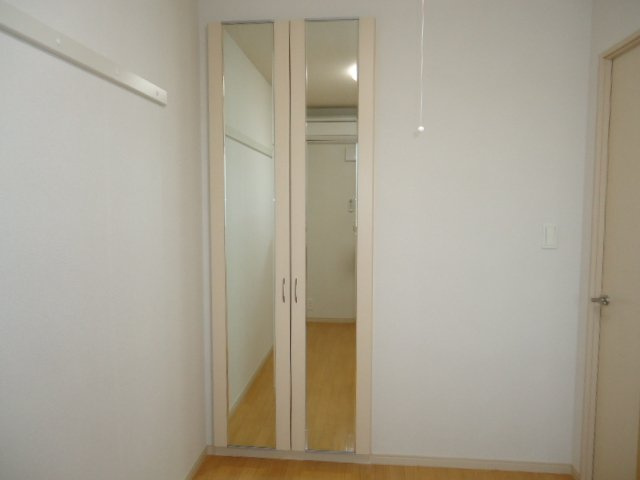 アールヴェイラDの収納|洋室クローゼット