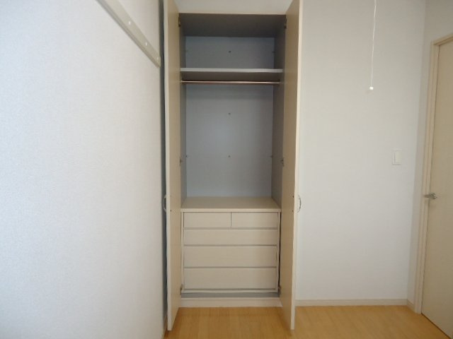 アールヴェイラDの収納|洋室クローゼット