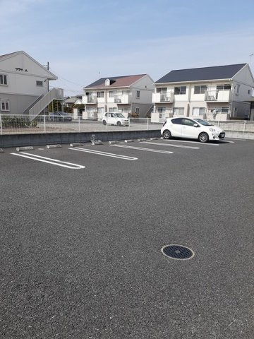 ピーチハッピネスの駐車場