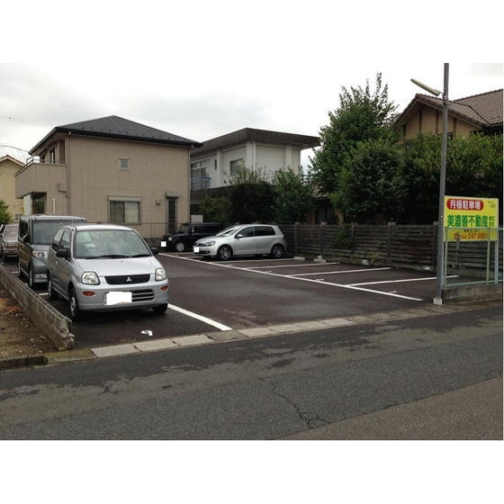 各務原市那加不動丘２丁目の駐車場