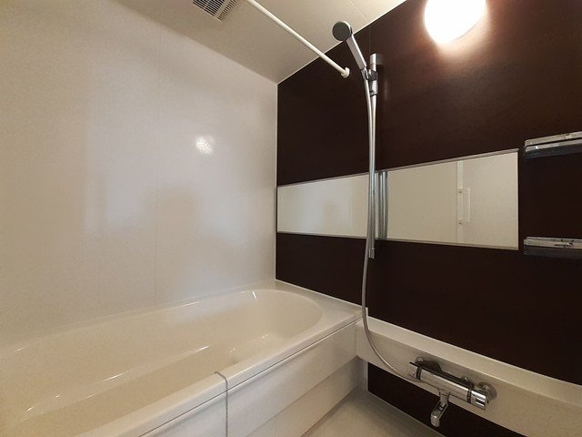 フェリーチェ向新庄の浴室|落ち着いた空間のお風呂です