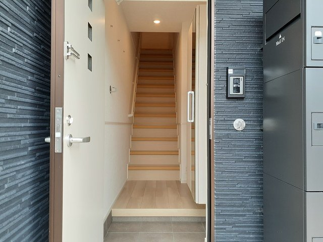 マロン　Ａの玄関|明るい玄関です