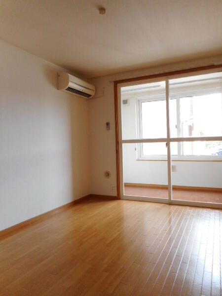 サン　ローレル２の居間・リビング