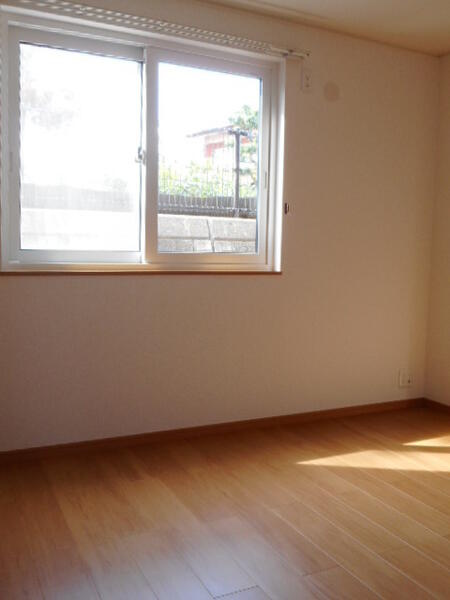 サン　ローレル２の洋室