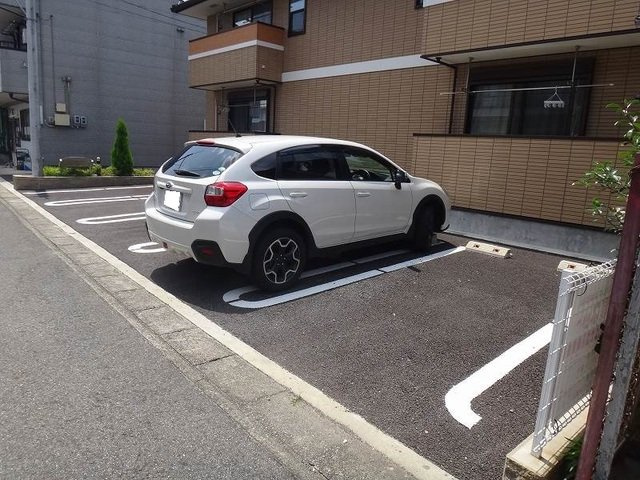 サンリット本郷Ⅱのエントランス