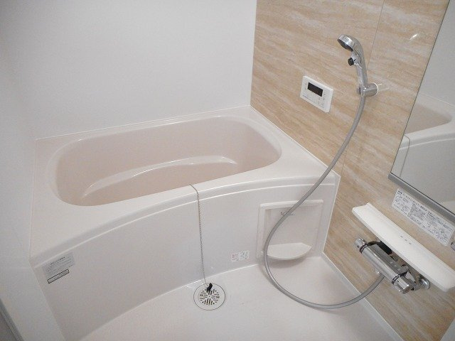 スプリリティーの浴室