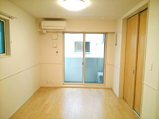 アドニスＢの居間・リビング