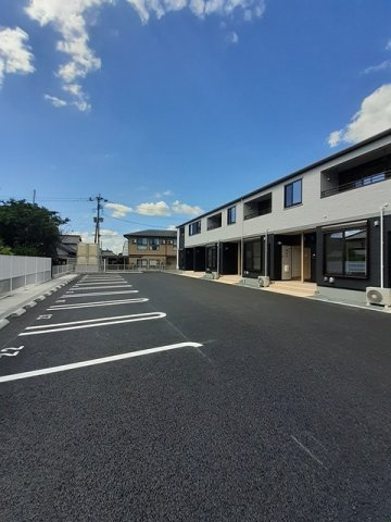 プラシード西寺Ｂの駐車場