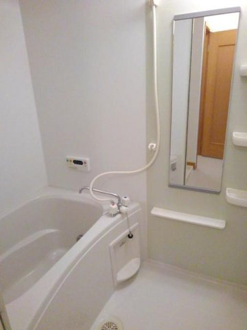 ポライトリーＢの浴室