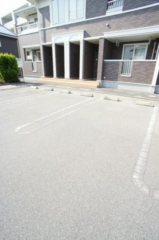 グランツ　ガーデンⅣの駐車場