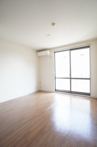 グレイスコートＡの居間・リビング