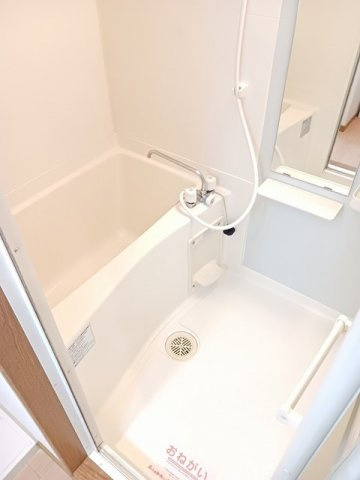 レルベ保田窪の浴室