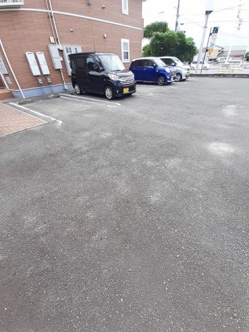 フィオーレの駐車場