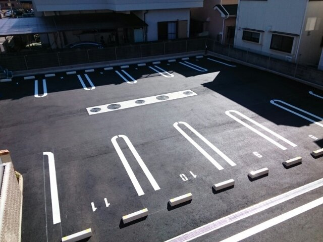 サウス・ルミナスの駐車場